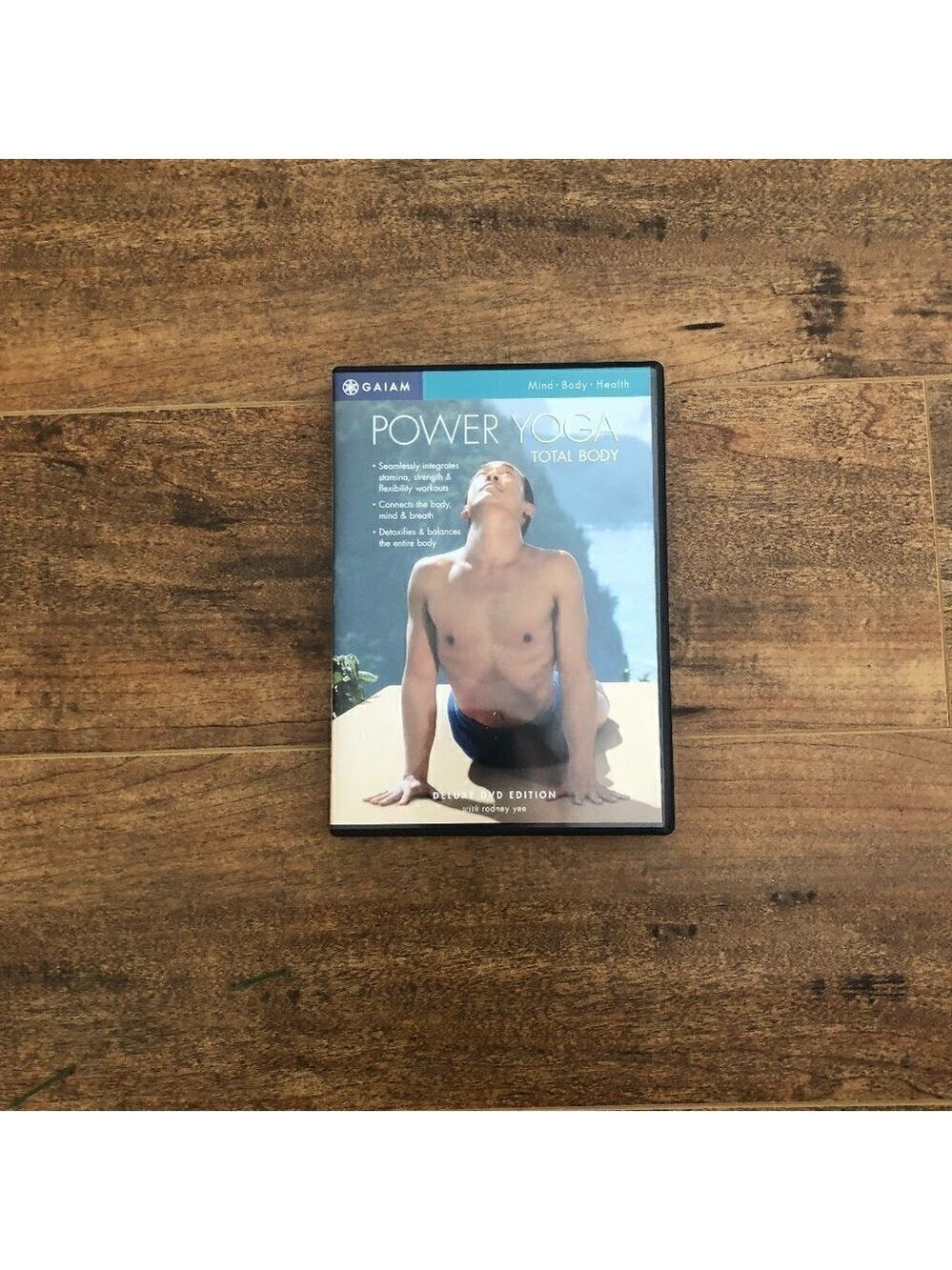 𝅺DVD Power Yoga Total Body with Rodney Yee [Deluxe DVD Edition]